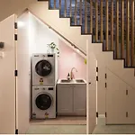 Urban Retreat Studio